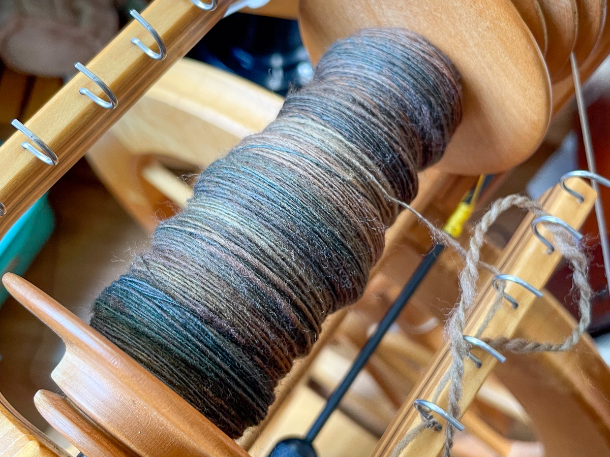 The Fleece & Fiber Sourcebook: More Than 200 Fibers, from Animal to Spun  Yarn